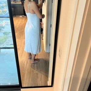 Elegant White Sleeveless Dress